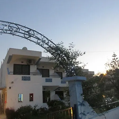 Eleni's Афанту