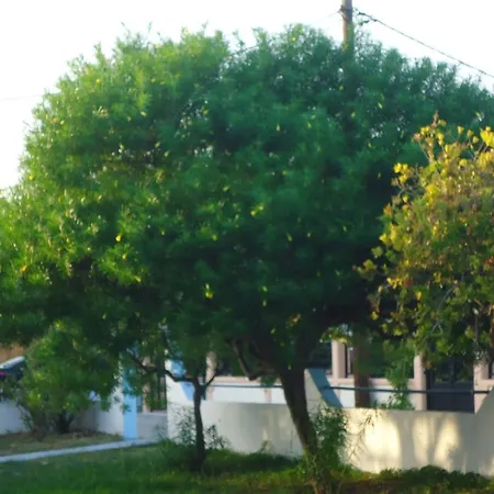 Апарт-отель Eleni's *