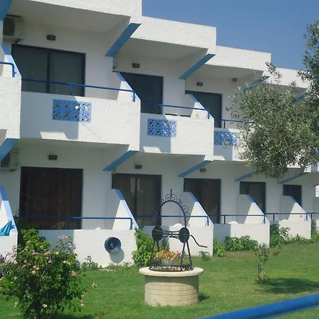 Eleni's Апарт-отель