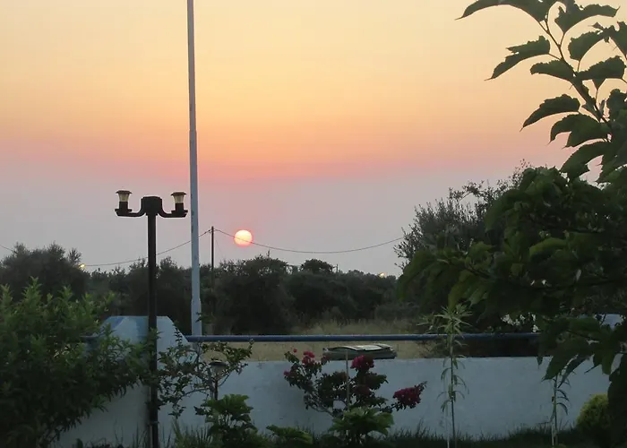 Eleni's Aparthotel *