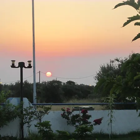 Eleni's Aparthotel *